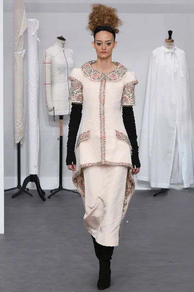 Look 50